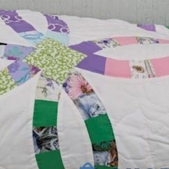 Double Double Wedding Ring Quilt Hand Stitched Size: 96\